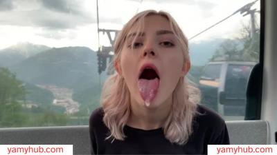 Onlyfans Горячая сводная сестра-подросток Ева Элфи пьет сперму после минета